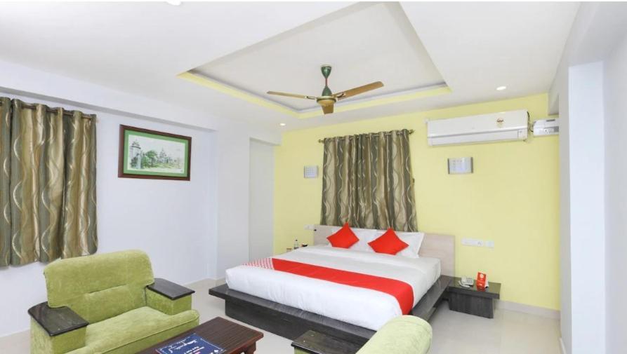Sai Golden Rooms Tirupati Kültér fotó