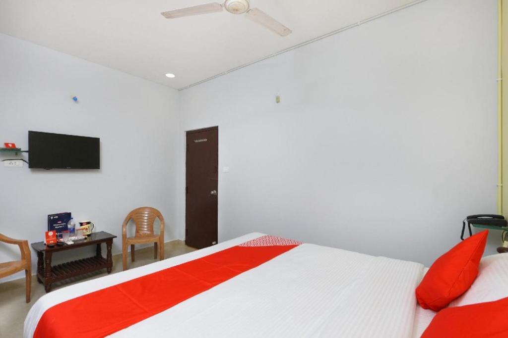 Sai Golden Rooms Tirupati Kültér fotó