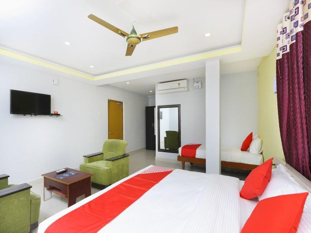 Sai Golden Rooms Tirupati Kültér fotó