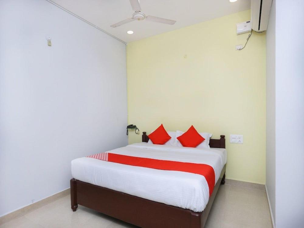 Sai Golden Rooms Tirupati Kültér fotó