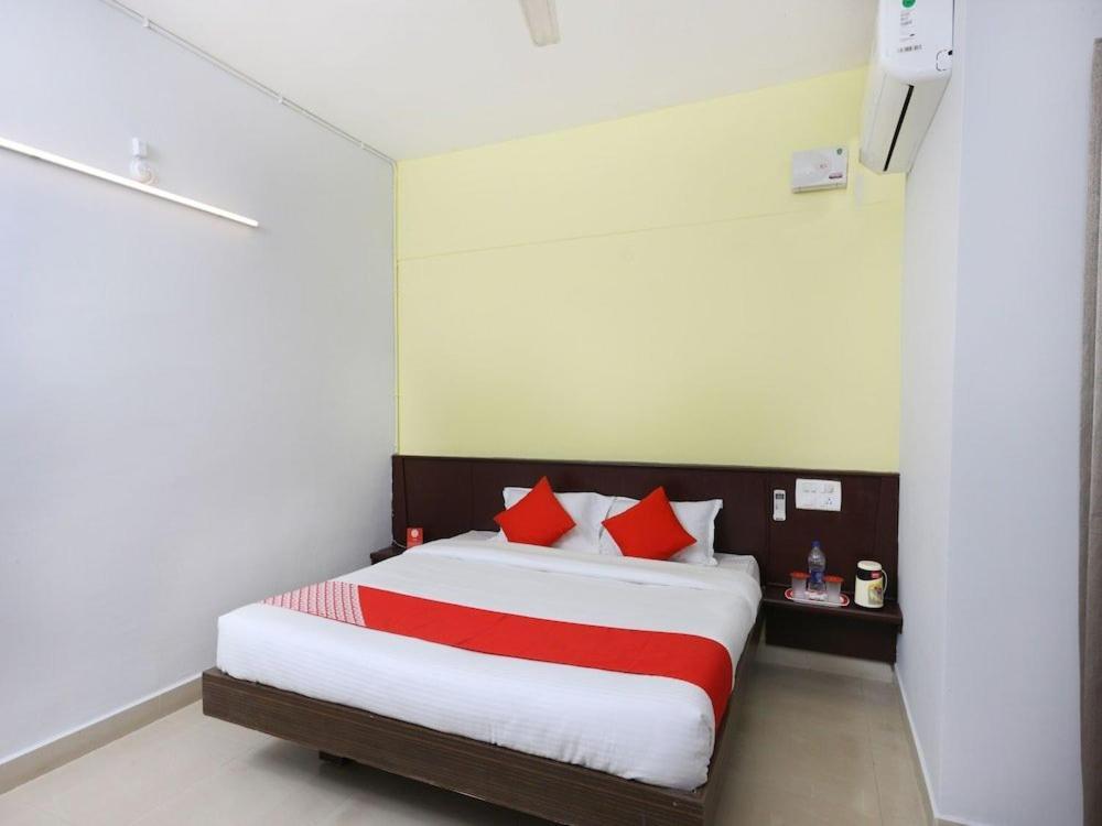 Sai Golden Rooms Tirupati Kültér fotó