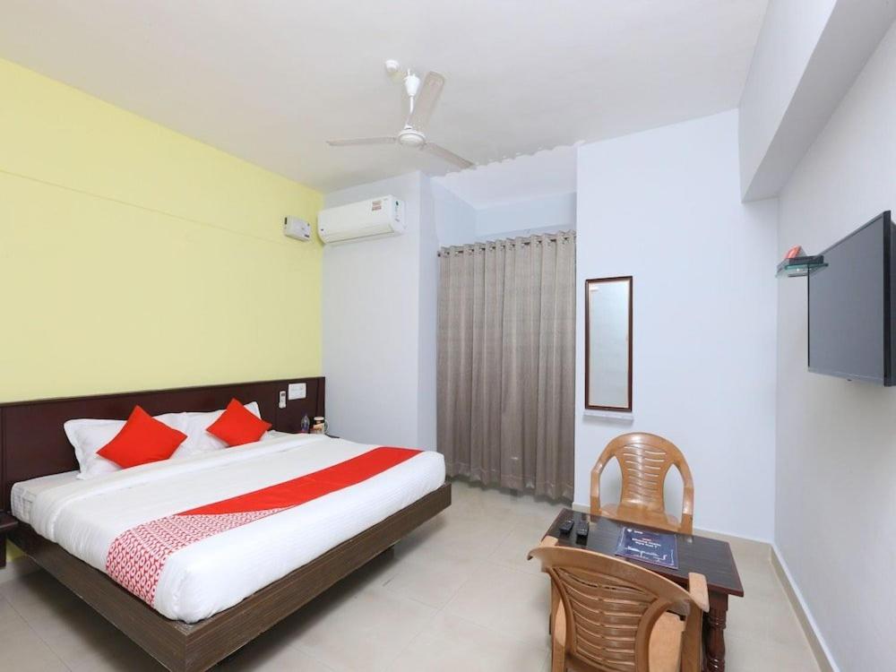 Sai Golden Rooms Tirupati Kültér fotó