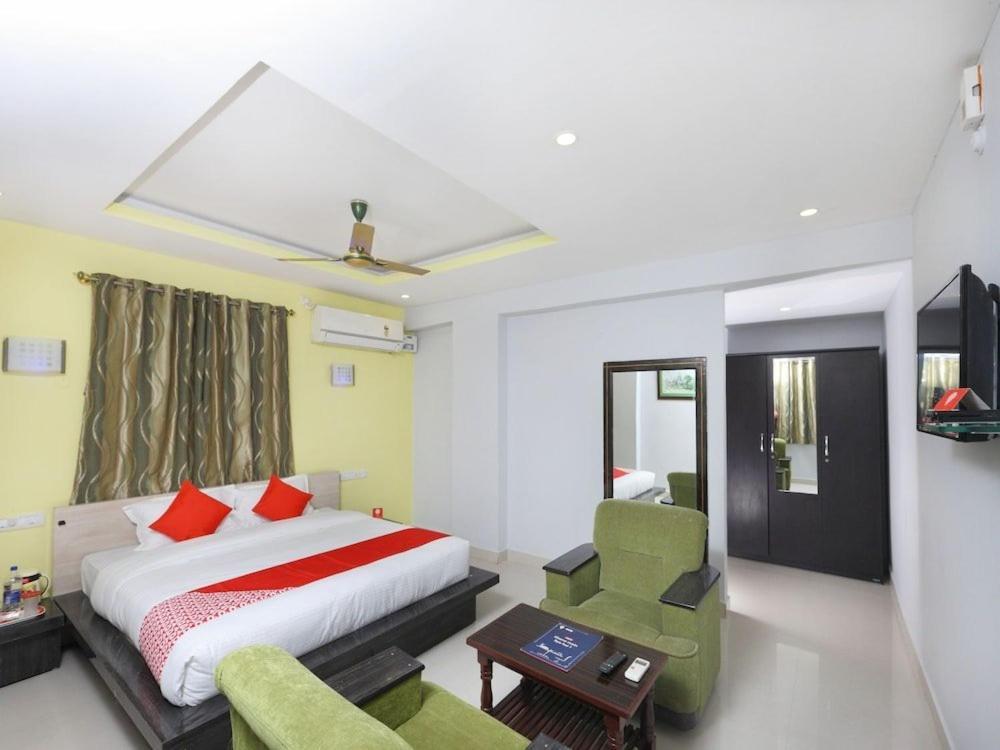 Sai Golden Rooms Tirupati Kültér fotó